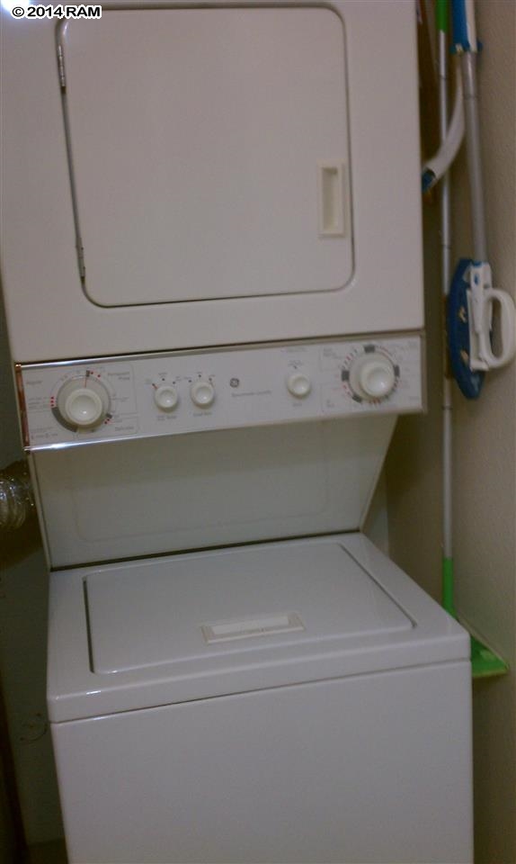140 Uwapo Road, Unit 1201 Kihei, HI 96753 - Photo 8 of 8 a close up view of washer and dryer
