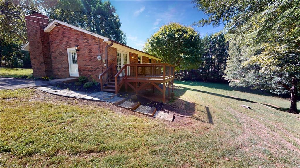 136 Sheep Farm Road Mount Airy, NC 27030 - Photo 4 of 30 Gallery Image 4