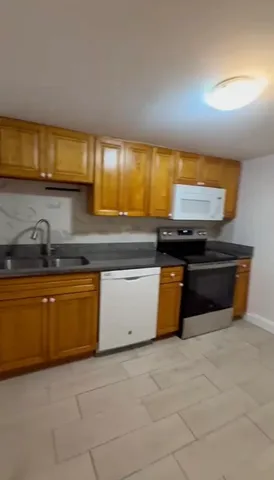 $2,900 | 23 Myrtle Street, Unit 2, Quincy, MA 02171