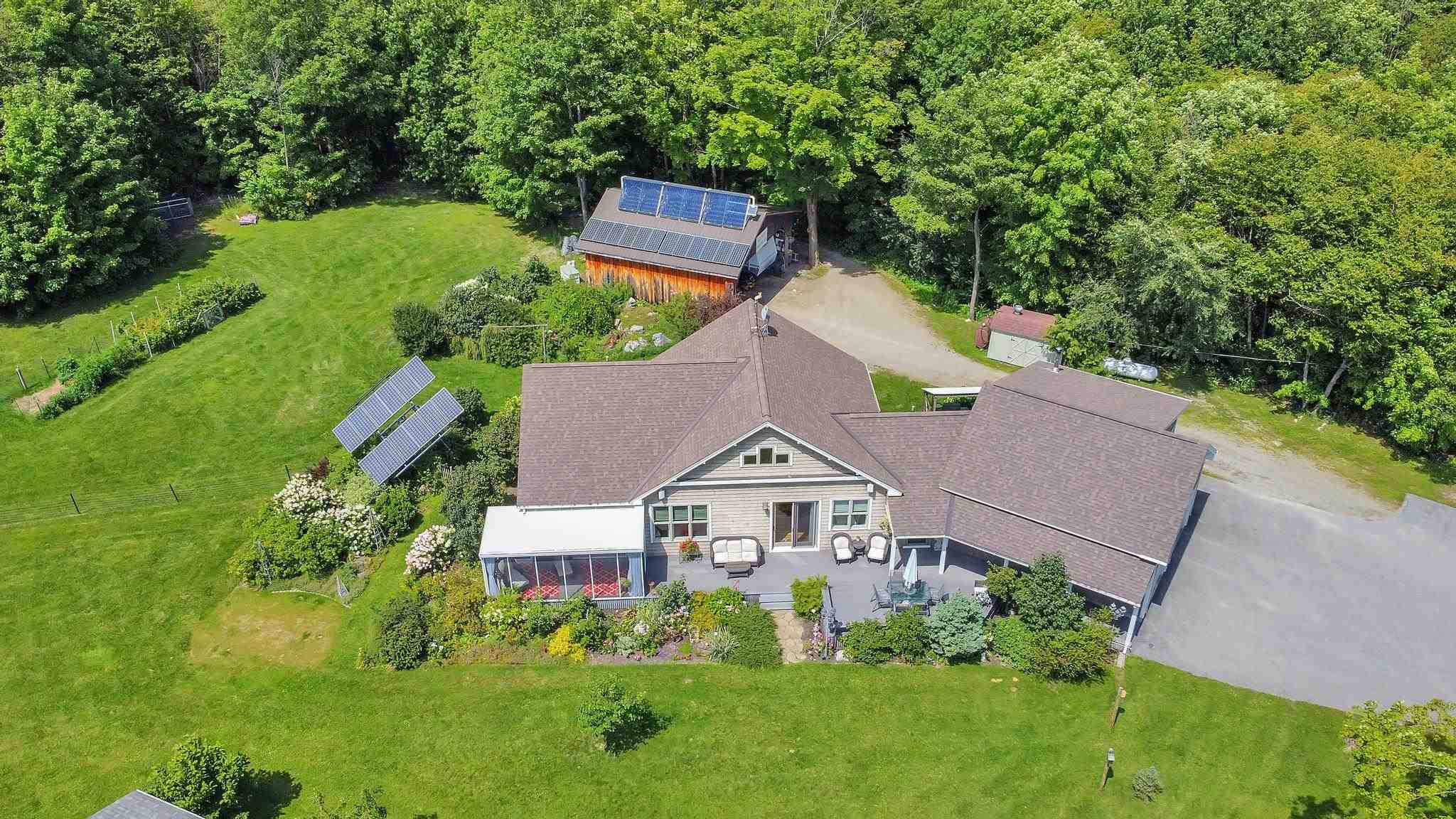 415 Leavensworth Road Hinesburg, VT 05461 - Photo 4 of 31 Gallery Image 4