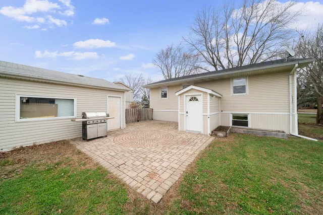 $350,000 | 1871 Irene Road, Lake Holiday, IL 60548