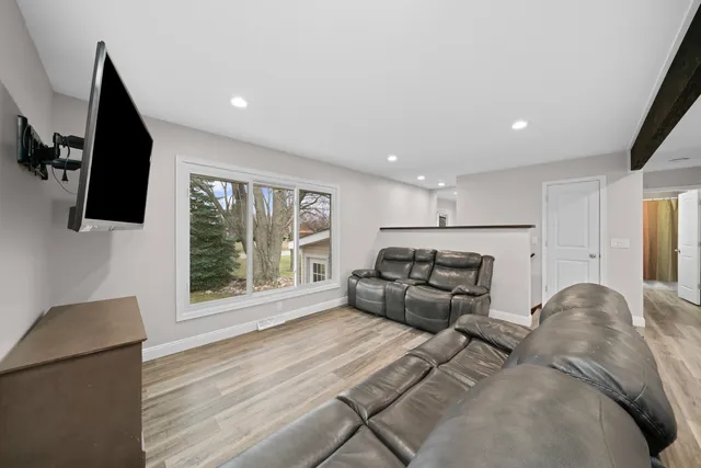 $350,000 | 1871 Irene Road, Lake Holiday, IL 60548