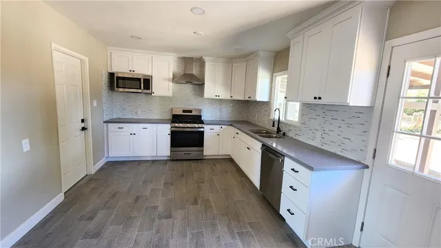 $3,200 | 826 Wyval Avenue, Corona, CA 92882