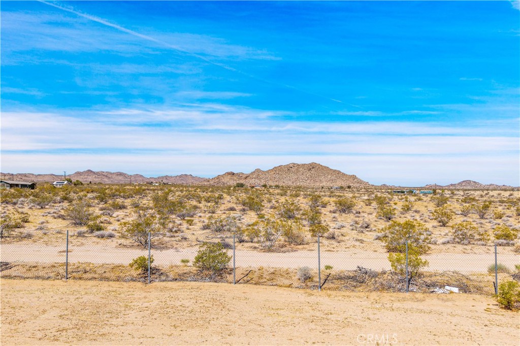 55850 Shannon Road Landers, CA 92285 - Photo 59 of 66 a view of lake view and mountain