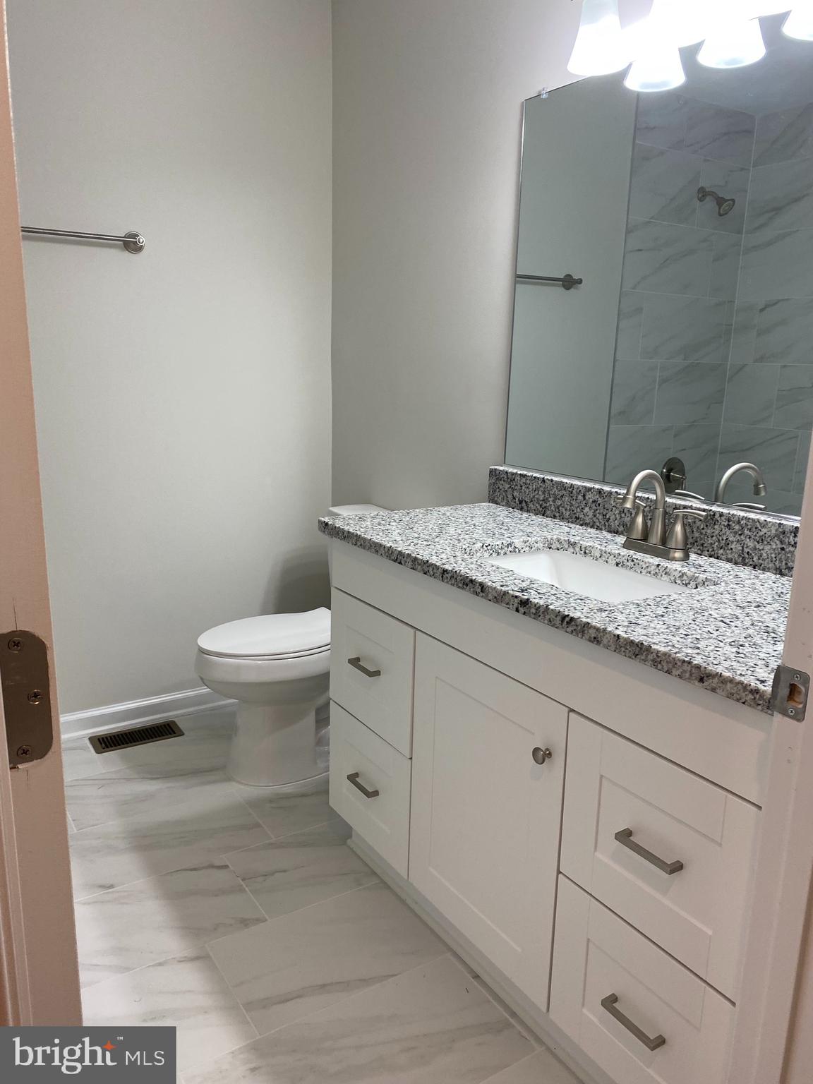 862 Lakeview Drive Colonial Beach, VA 22443 - Photo 2 of 11