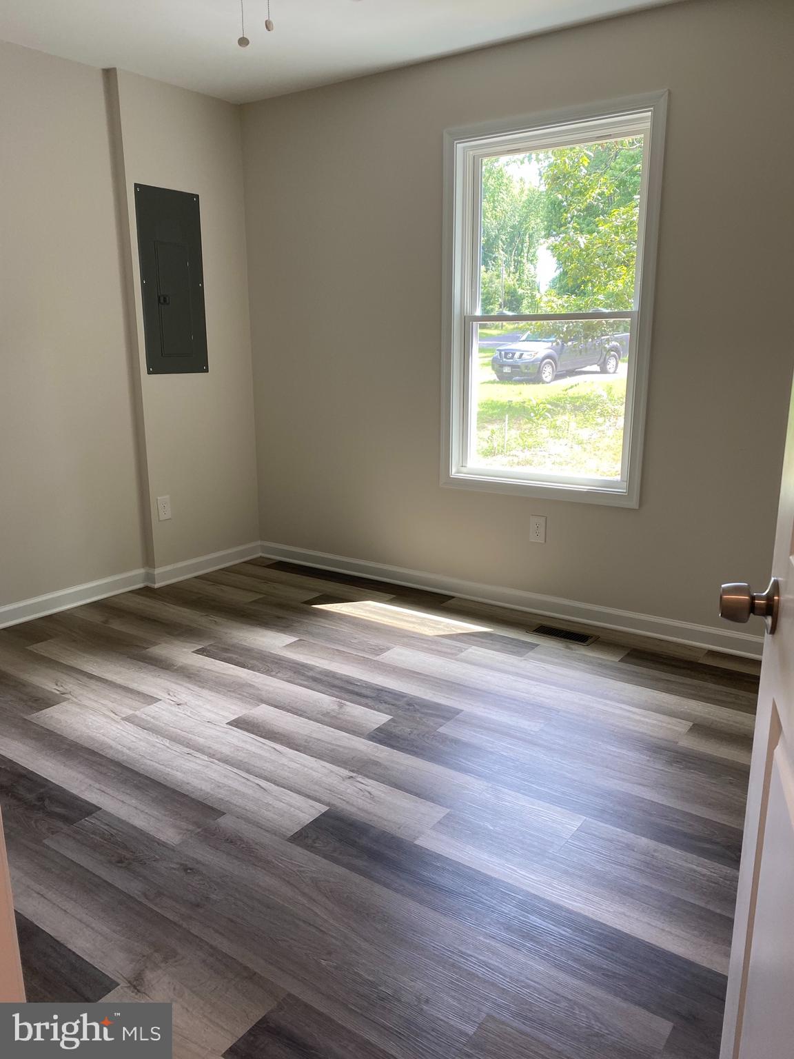 862 Lakeview Drive Colonial Beach, VA 22443 - Photo 4 of 11