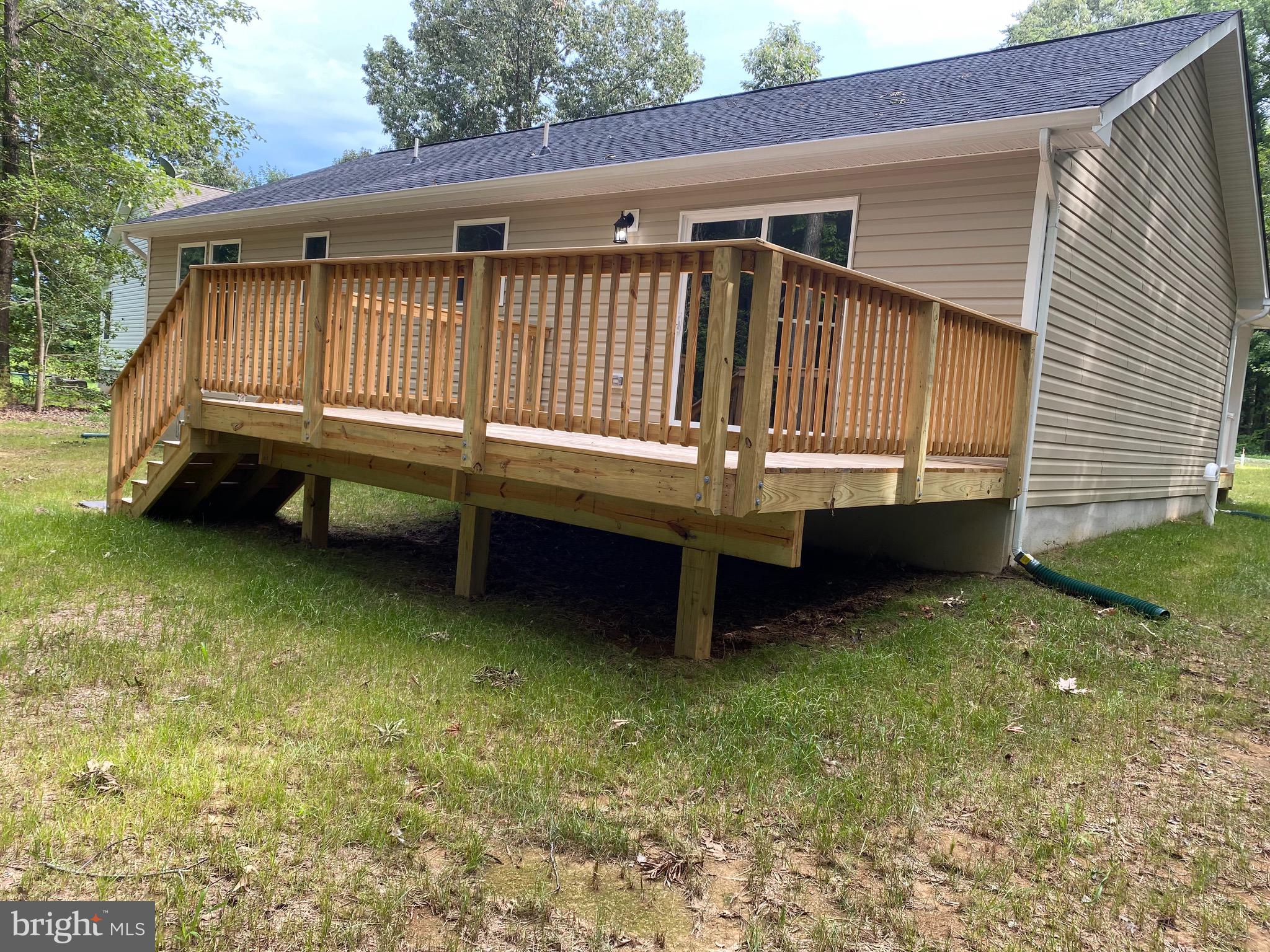 862 Lakeview Drive Colonial Beach, VA 22443 - Photo 7 of 11