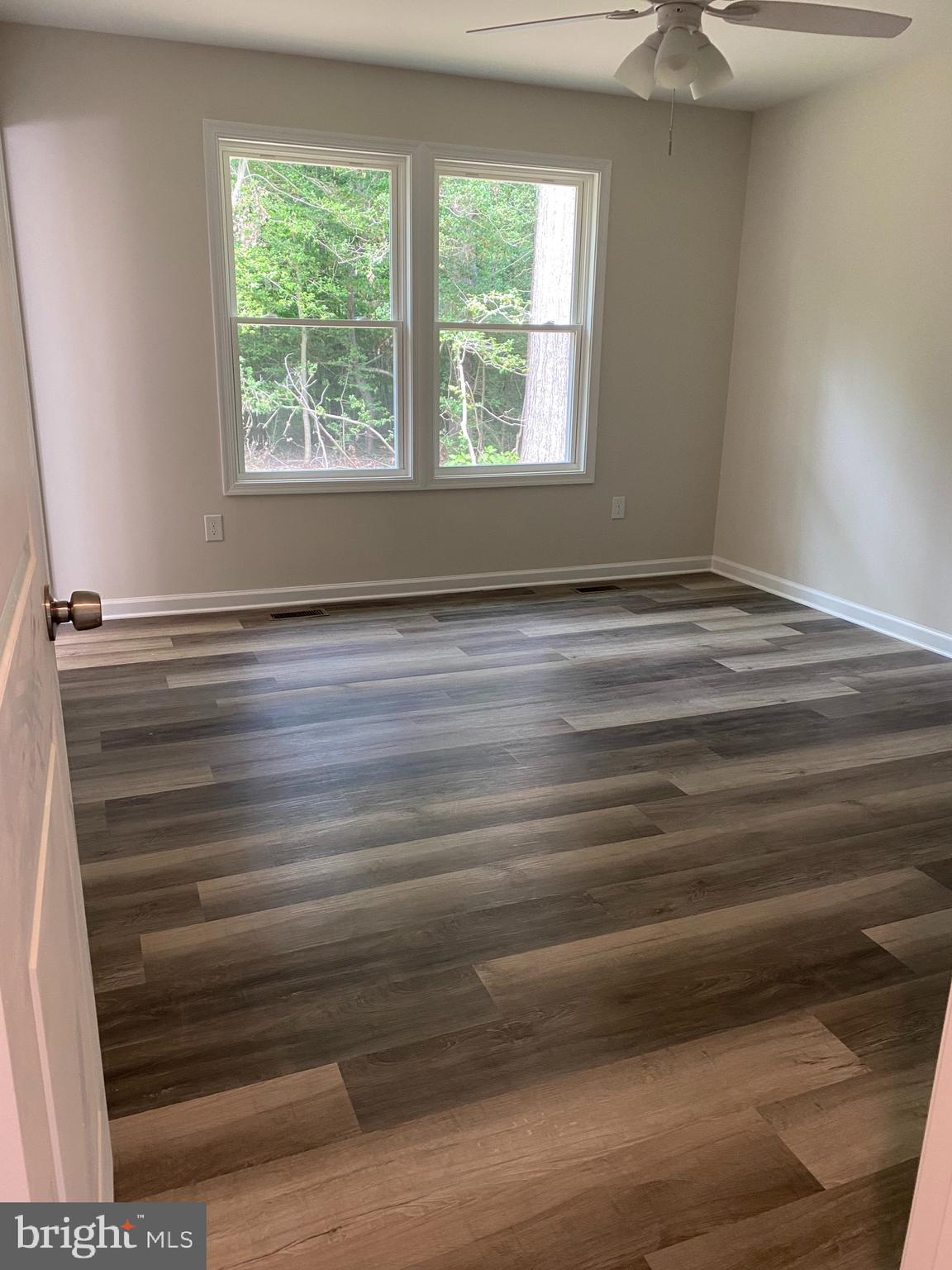 862 Lakeview Drive Colonial Beach, VA 22443 - Photo 10 of 11