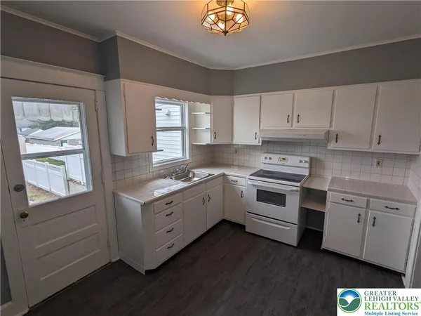 $1,720 | 1104 3rd Street, Catasauqua, PA 18032