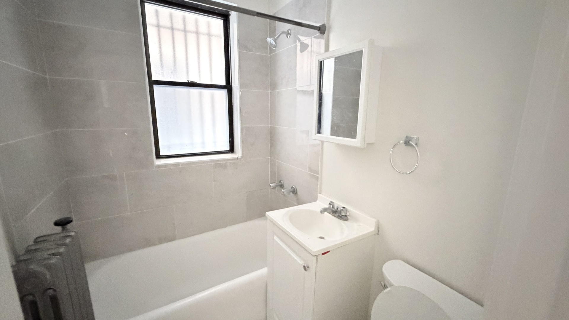 839 West Sheridan Road, Unit 217 Chicago, IL 60613 - Photo 7 of 8 Gallery Image 7