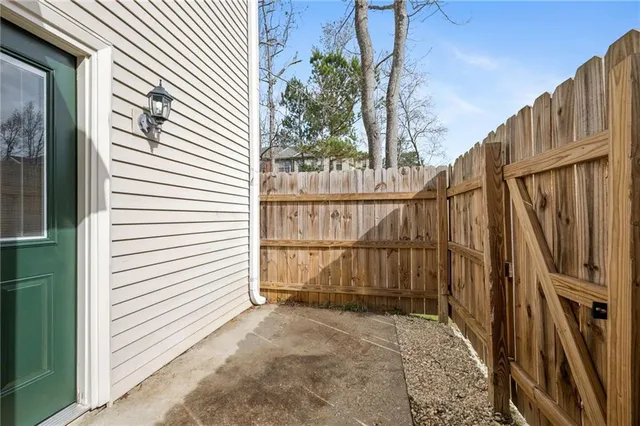 $1,600 | 713 Heavens Drive, Unit 5, Mandeville, LA 70471