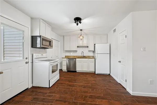 $1,550 | 713 Heavens Drive, Unit 5, Mandeville, LA 70471