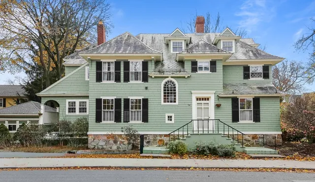 $750,000 | 61 William Street, Worcester, MA 01609