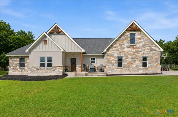 $599,900 | 140 Oak Springs Drive, Seguin, TX 78155