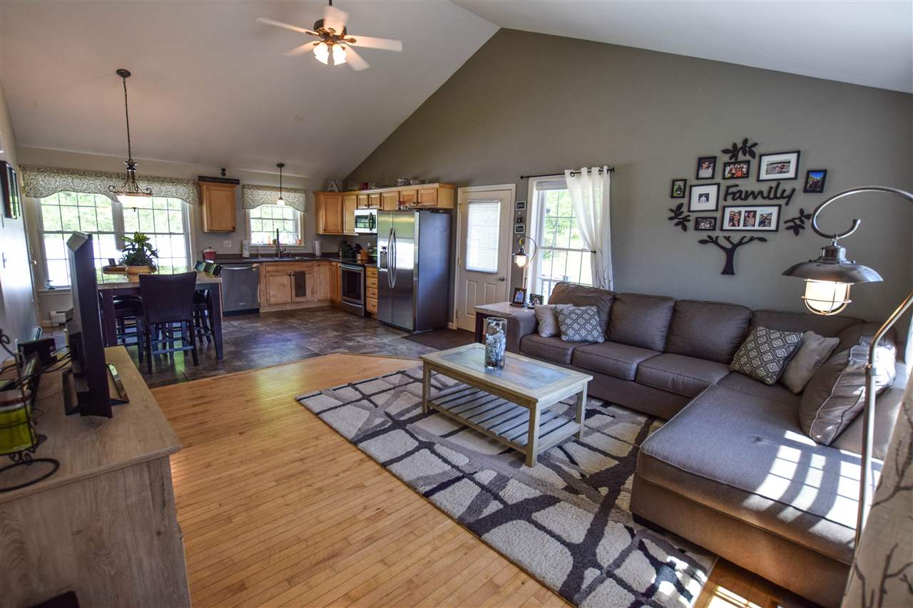 39 New Hampton Road Franklin, NH 03235 - Photo 2 of 24