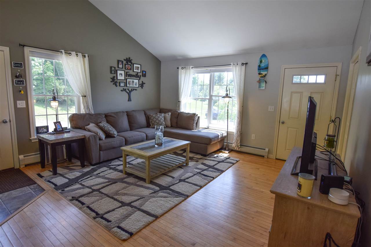 39 New Hampton Road Franklin, NH 03235 - Photo 5 of 24