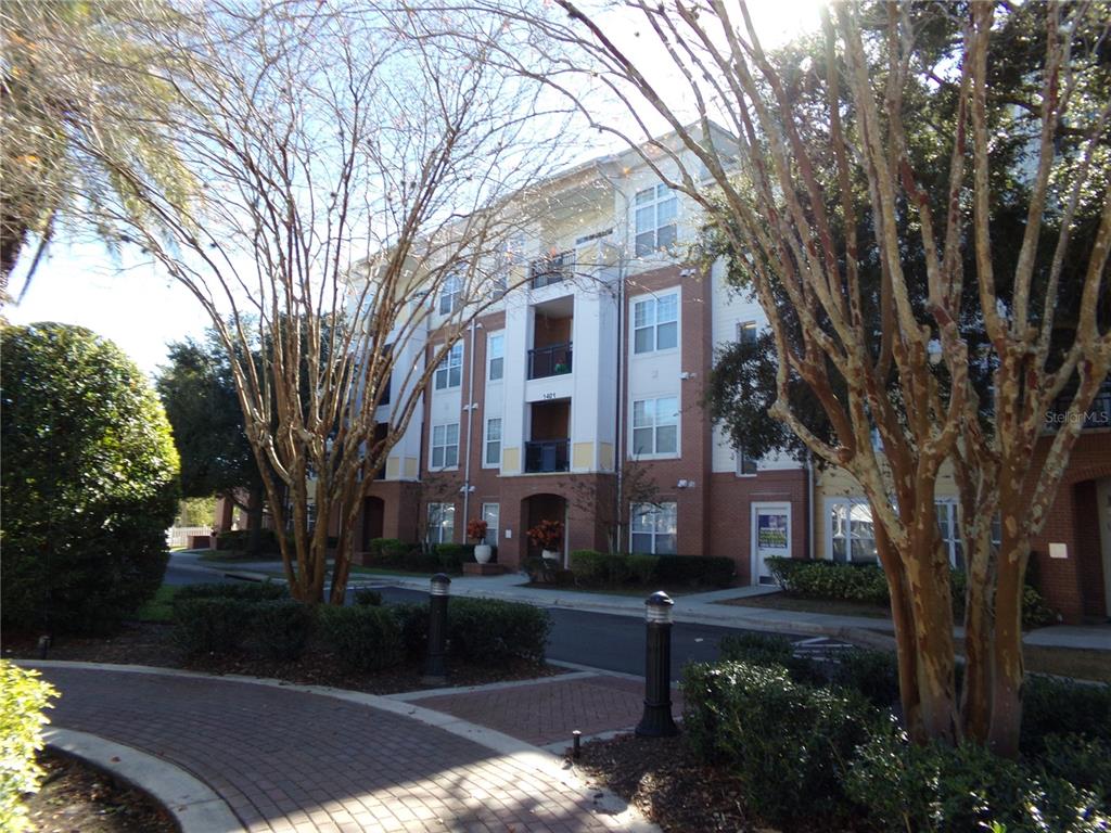 154 Tuskawilla Road, Unit 224 Winter Springs, FL 32708 - Photo 6 of 35 a view of a large trees