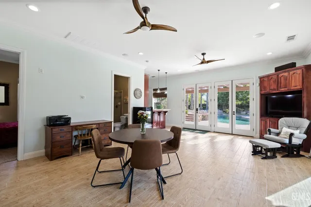 a picture of floor plan