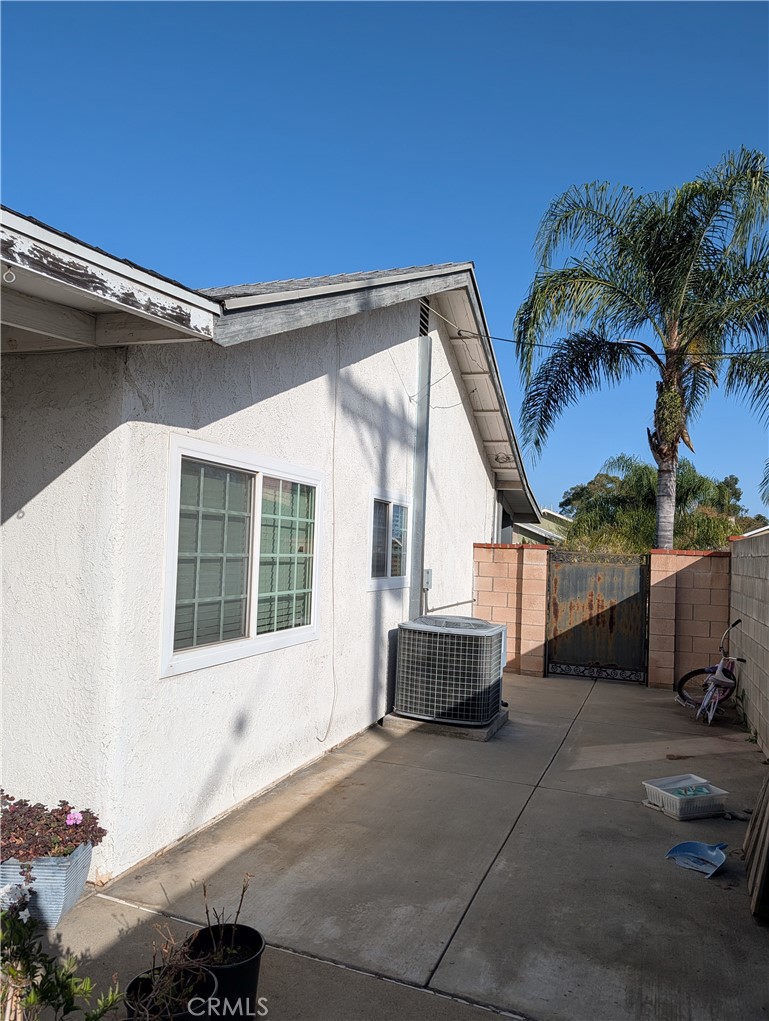 8394 Comet Street Rancho Cucamonga, CA 91730 - Photo 7 of 39 a view of a house with backyard and sitting area