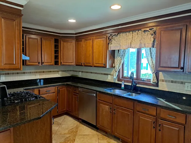 $4,200 | 158 Baker Street, Boston, MA 02132