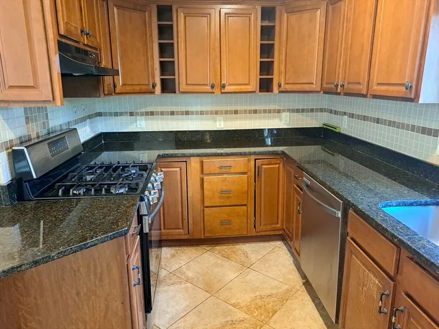 $4,200 | 158 Baker Street, Boston, MA 02132