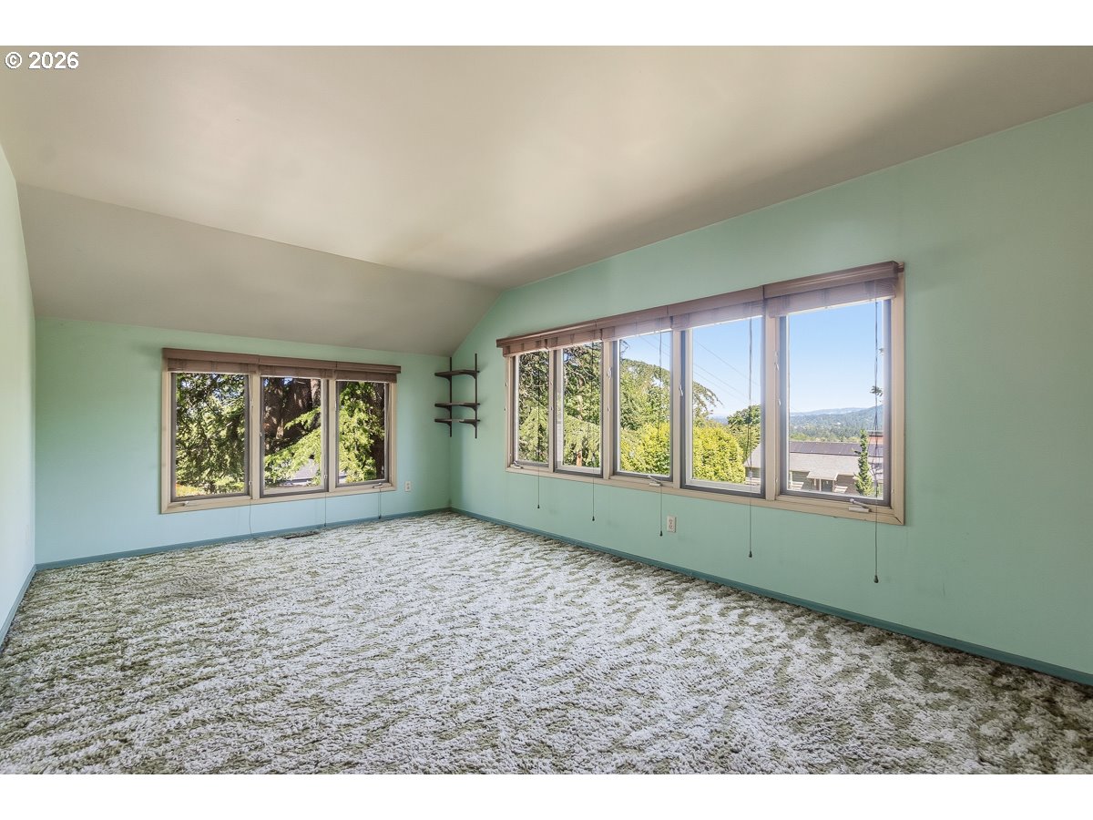 6434 Southwest Brugger Street Portland, OR 97219 - Photo 14 of 40 Gallery Image 14