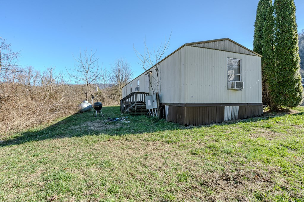 385 Aquone Road Andrews, NC 28901 - Photo 7 of 53