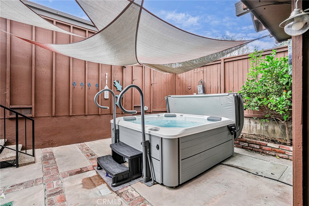 1642 Dalmatia Drive San Pedro, CA 90732 - Photo 2 of 26 a view of a room with gym equipment