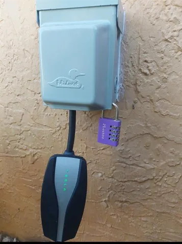 $2,000 | 5770 Northwest 191st Terrace, Hialeah, FL 33015