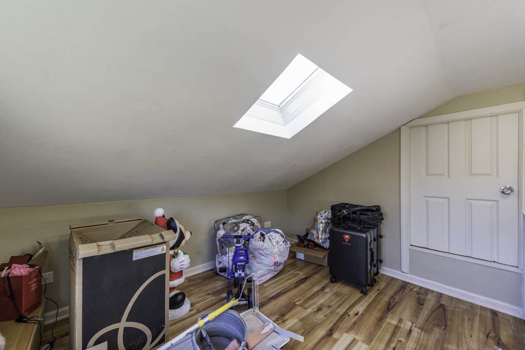 1700 Gideon Avenue Zion, IL 60099 - Photo 18 of 33 a view of a room with toys