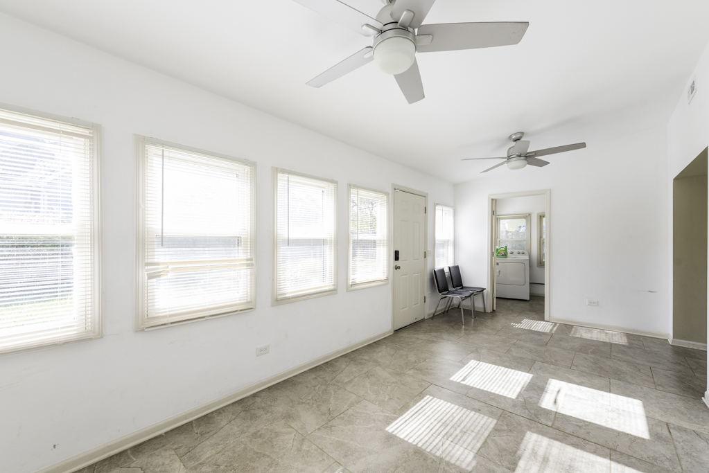 1700 Gideon Avenue Zion, IL 60099 - Photo 21 of 33 a view of an empty room with a window