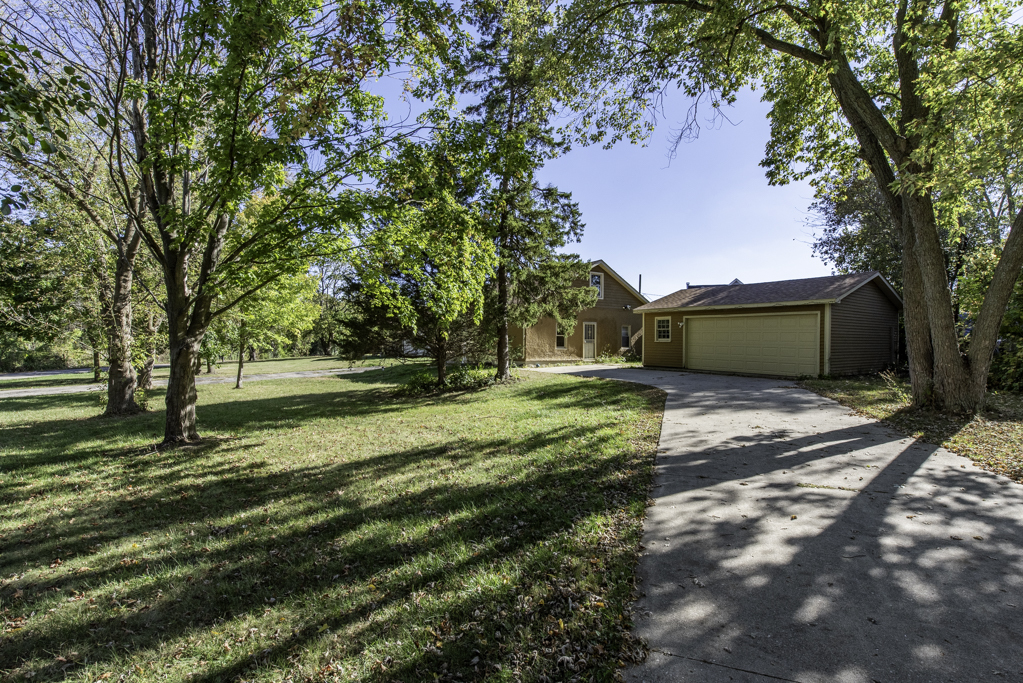 1700 Gideon Avenue Zion, IL 60099 - Photo 3 of 33 a view of a house with a yard