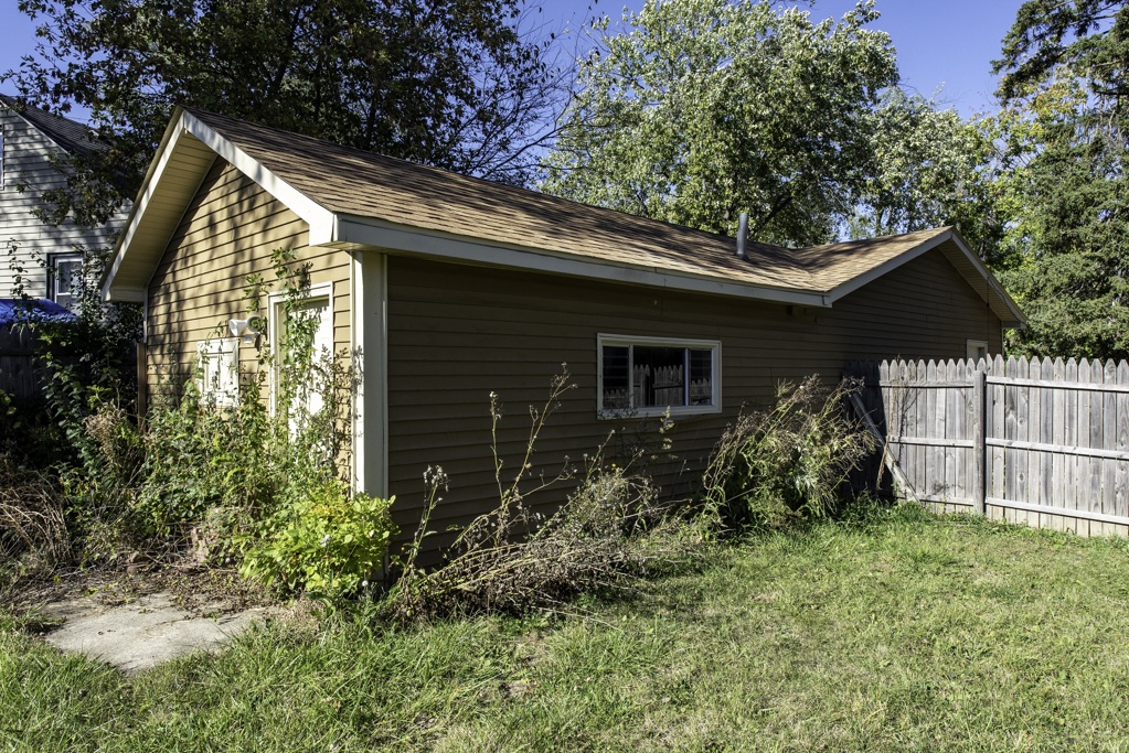1700 Gideon Avenue Zion, IL 60099 - Photo 33 of 33 a view of backyard with garden and plants