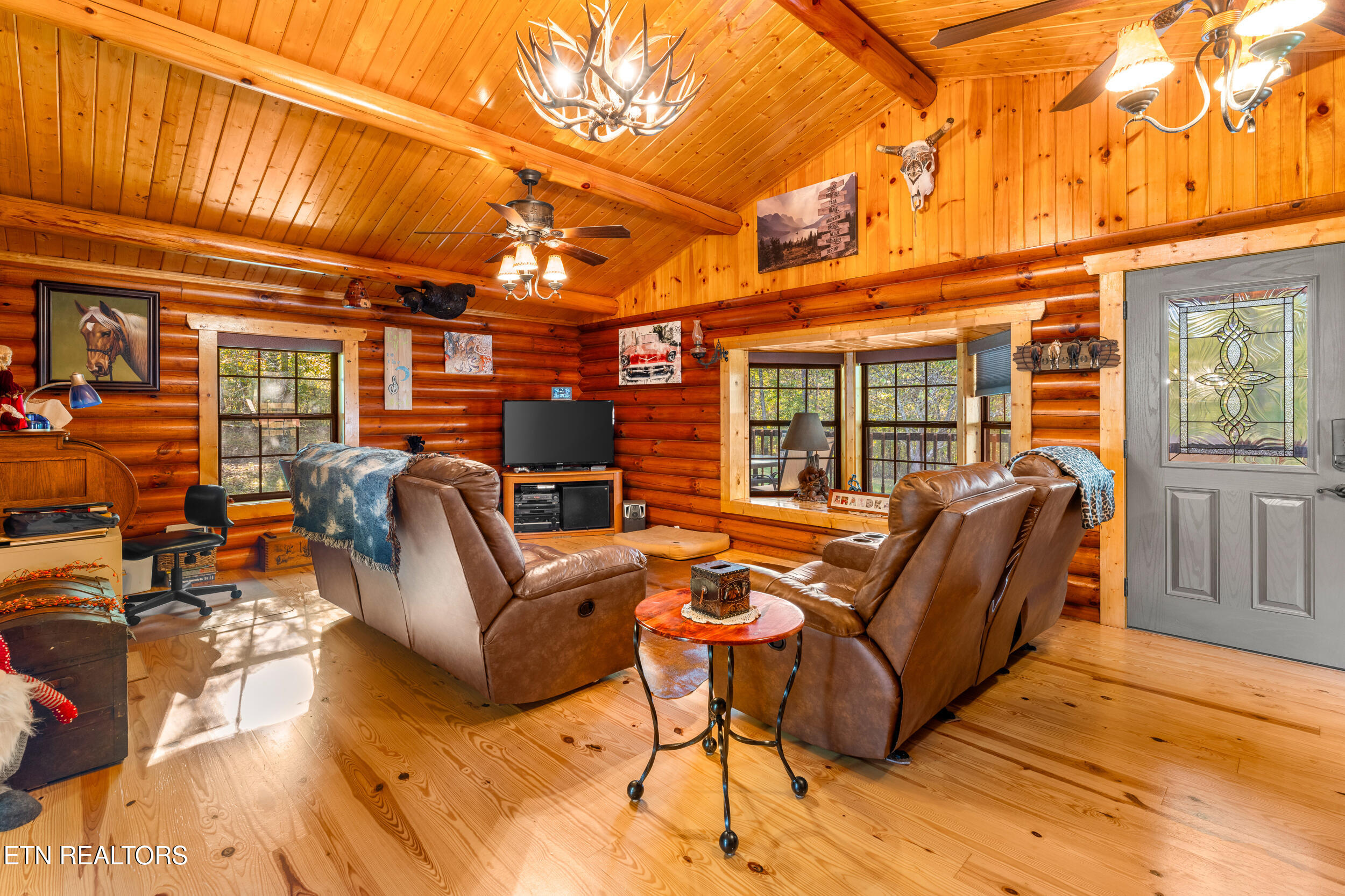 228 Pattie Gap Road Philadelphia, TN 37846 - Photo 15 of 57 228 pattie gap road-17