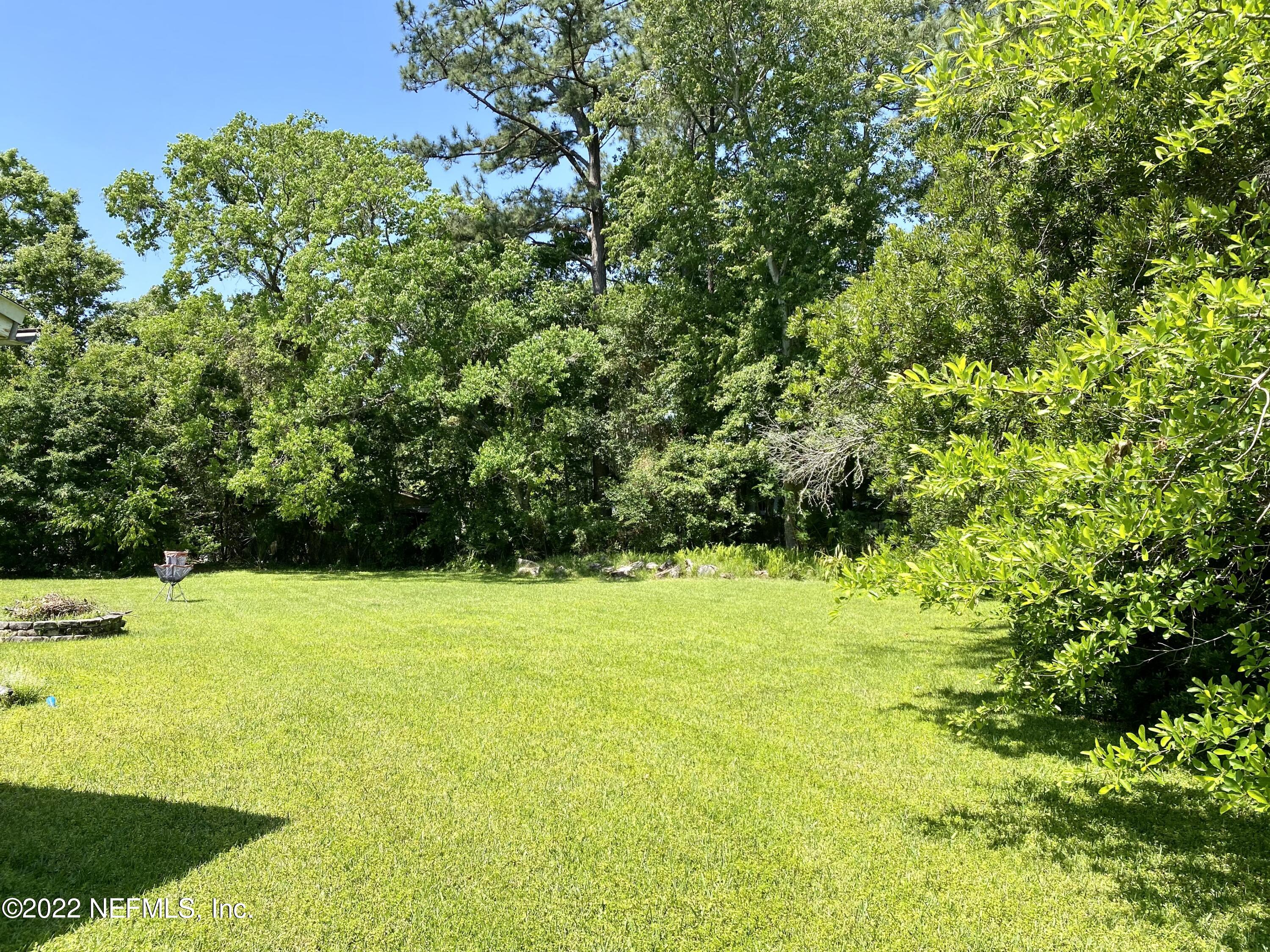 38 Robin Road Orange Park, FL 32073 - Photo 17 of 21 Large Fenced Backyard
