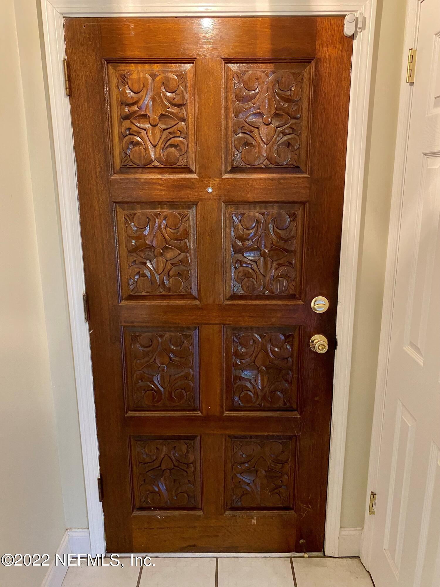38 Robin Road Orange Park, FL 32073 - Photo 19 of 21 Solid Wood Entry