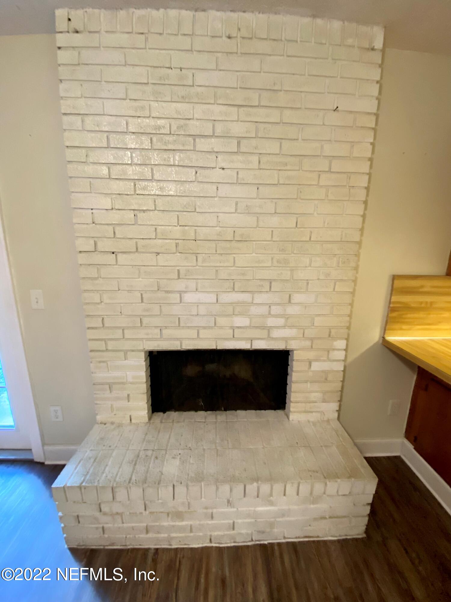 38 Robin Road Orange Park, FL 32073 - Photo 8 of 21 Wood Burning Fireplace