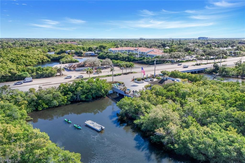 59 River Court Naples, FL 34110 - Photo 3 of 7