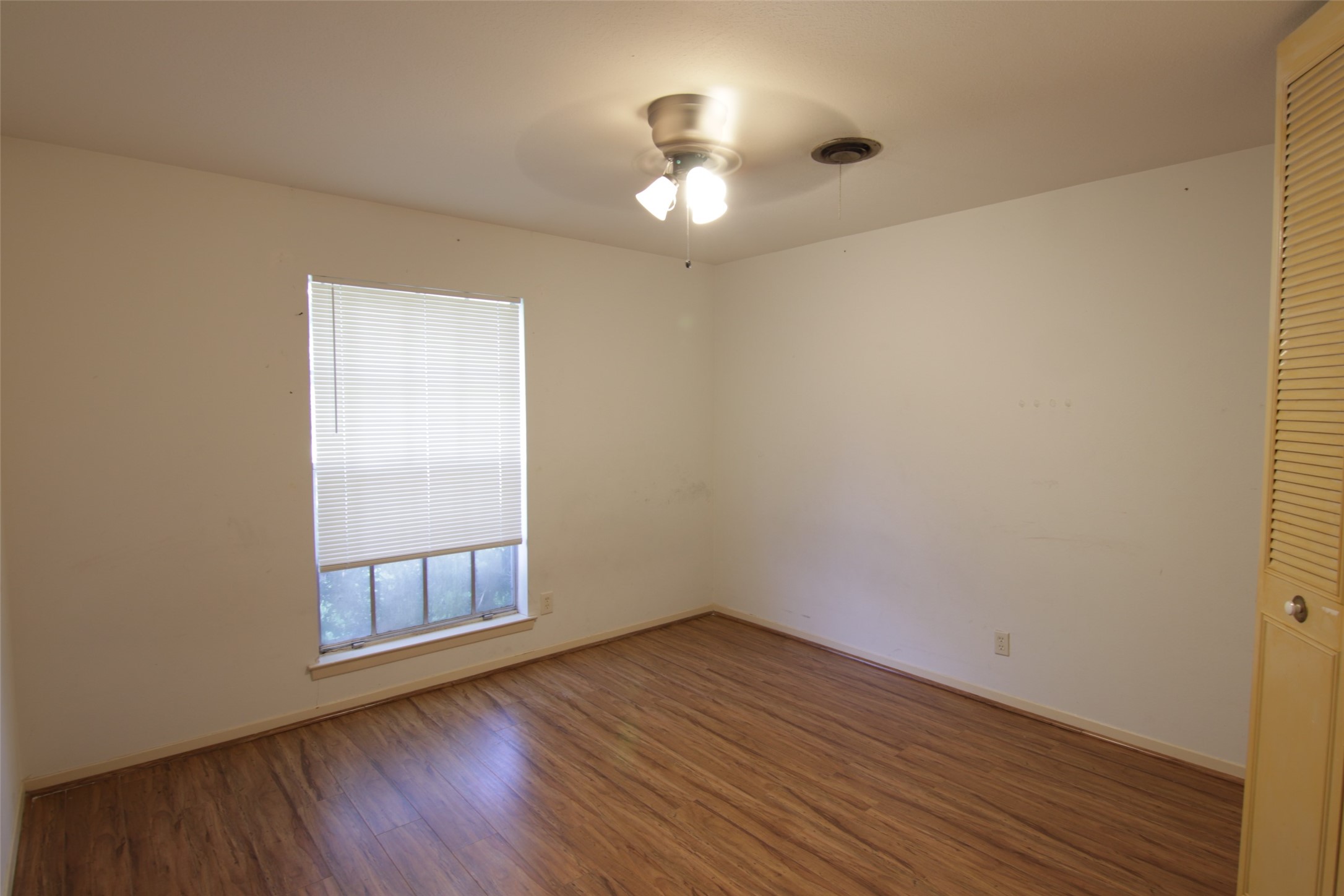 8419 Roos Road Houston, TX 77036 - Photo 16 of 22 Gallery Image 16