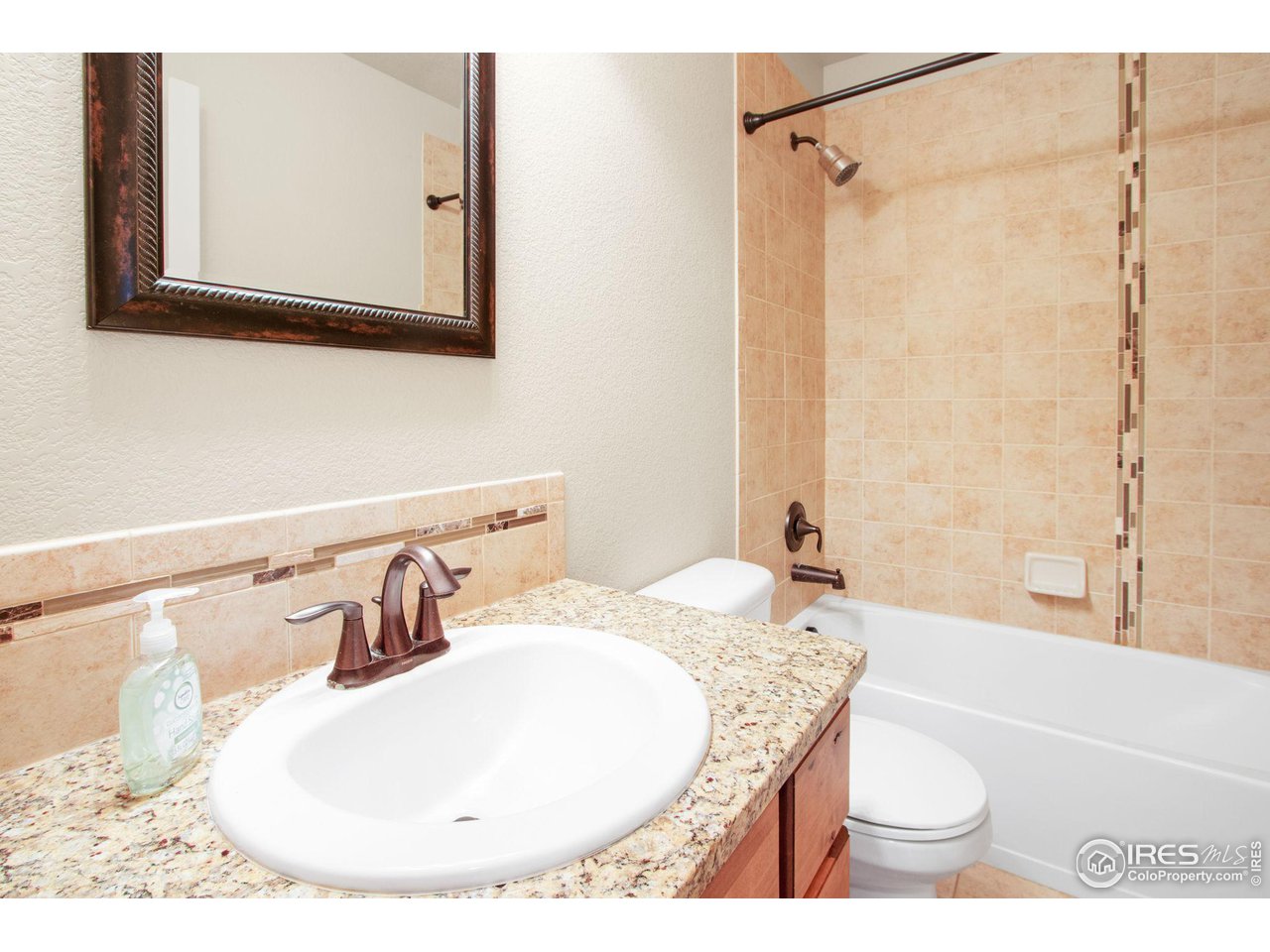 6875 McClellan Road Wellington, CO 80549 - Photo 24 of 33 Upstairs full bathroom