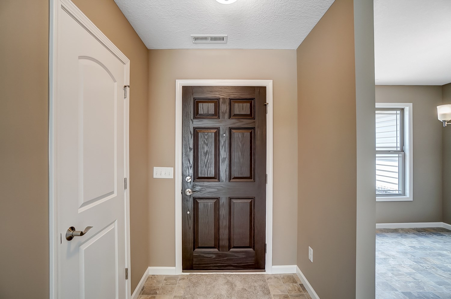 11950 Bozzio Road Fort Wayne, IN 46818 - Photo 5 of 36