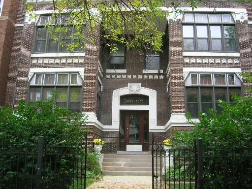 $3,495 | 5857 North Kenmore Avenue, Unit 2S, Chicago, IL 60660