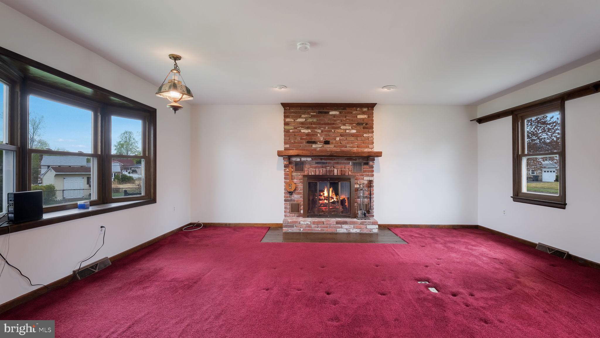 1243 Tulip Road Warminster, PA 18974 - Photo 18 of 33 wooden floor in an empty room with a window