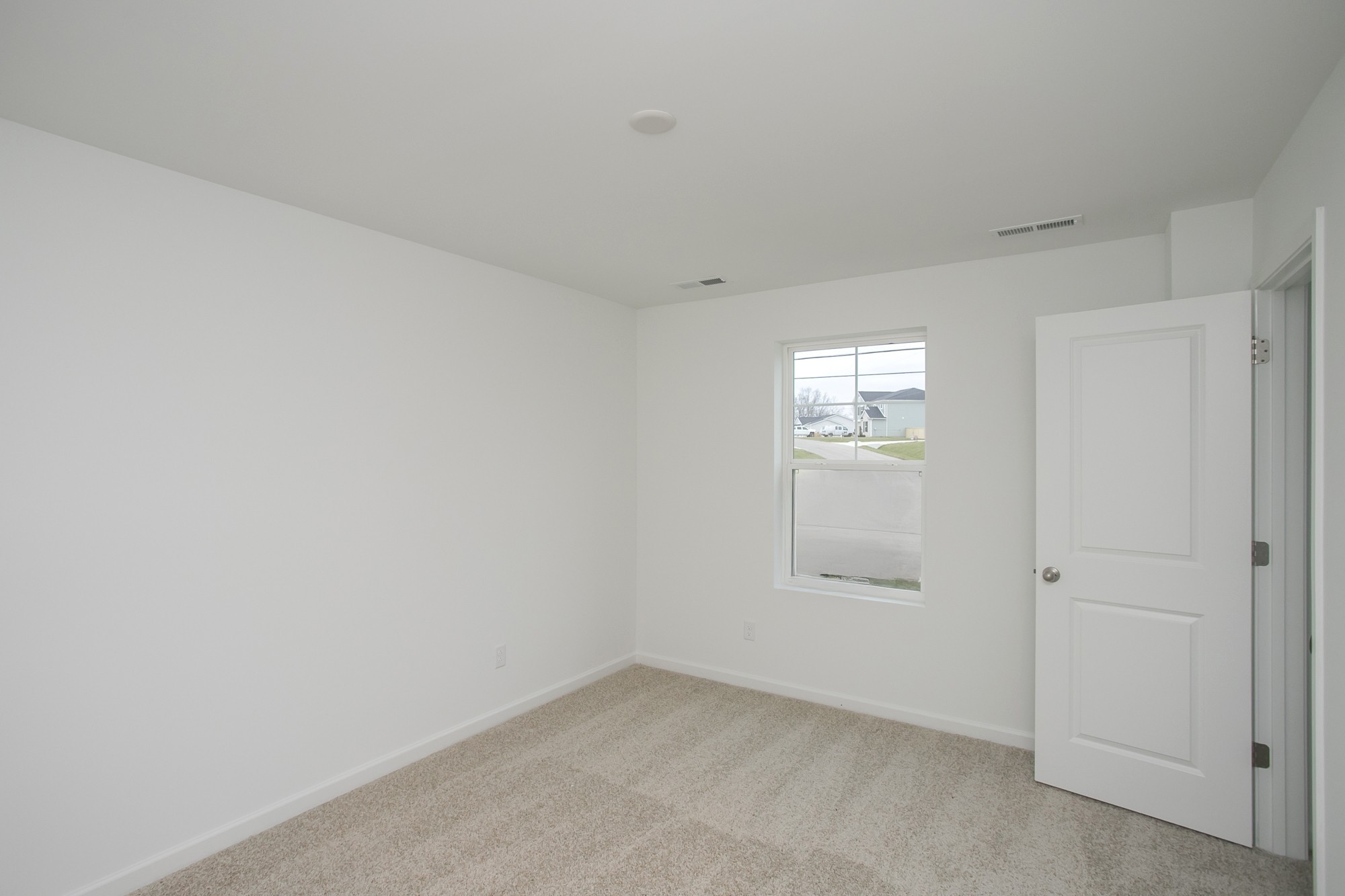 625 Maple Bend Dickson, TN 37055 - Photo 33 of 45 a view of empty room with windows