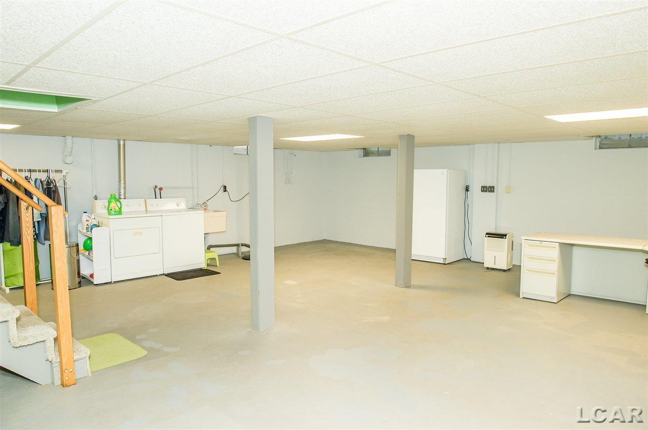 4244 Hunt Road Adrian, MI 49221 - Photo 25 of 39 31334391-24.JPG