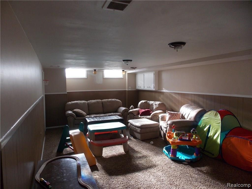 991 North Oxford Road Grosse Pointe, MI 48236 - Photo 16 of 19 DSCN1796.JPG
