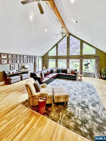 $2,850,000 | 33 Woodfield Lane, Saddle River, NJ 07458