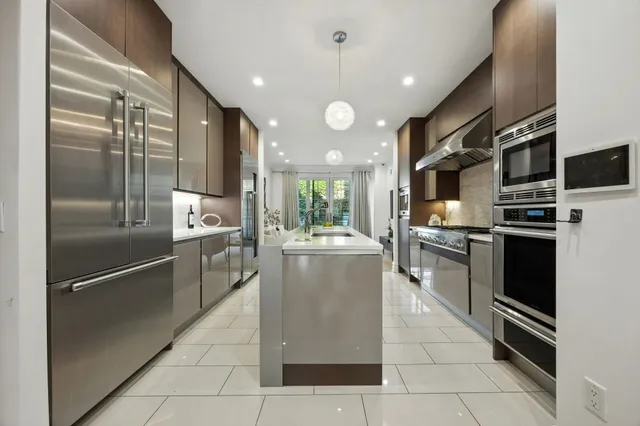 $3,750,000 | 526 Hudson Street, Hoboken, NJ 07030