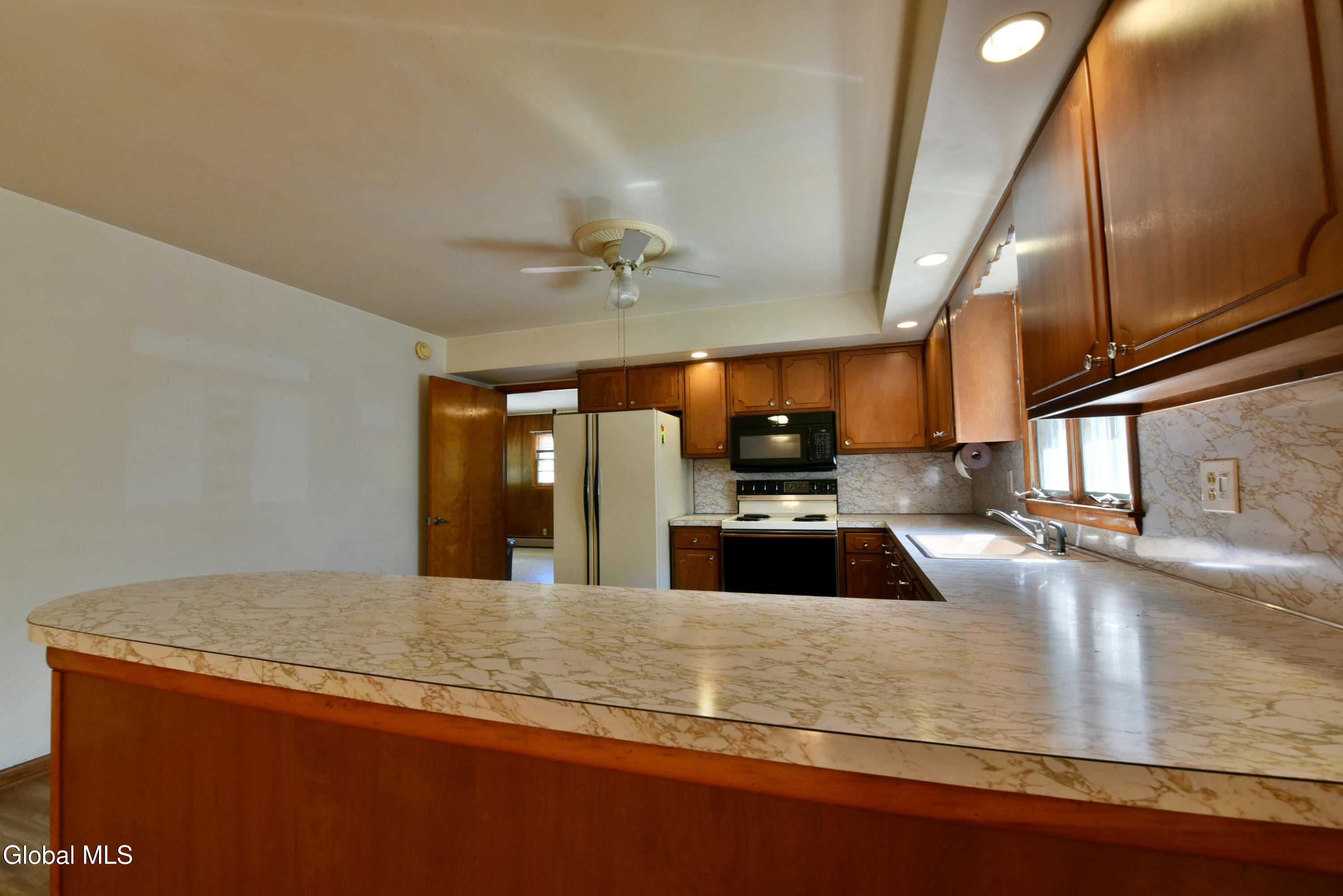 386 Church Road Albany, NY 12203 - Photo 18 of 63 20