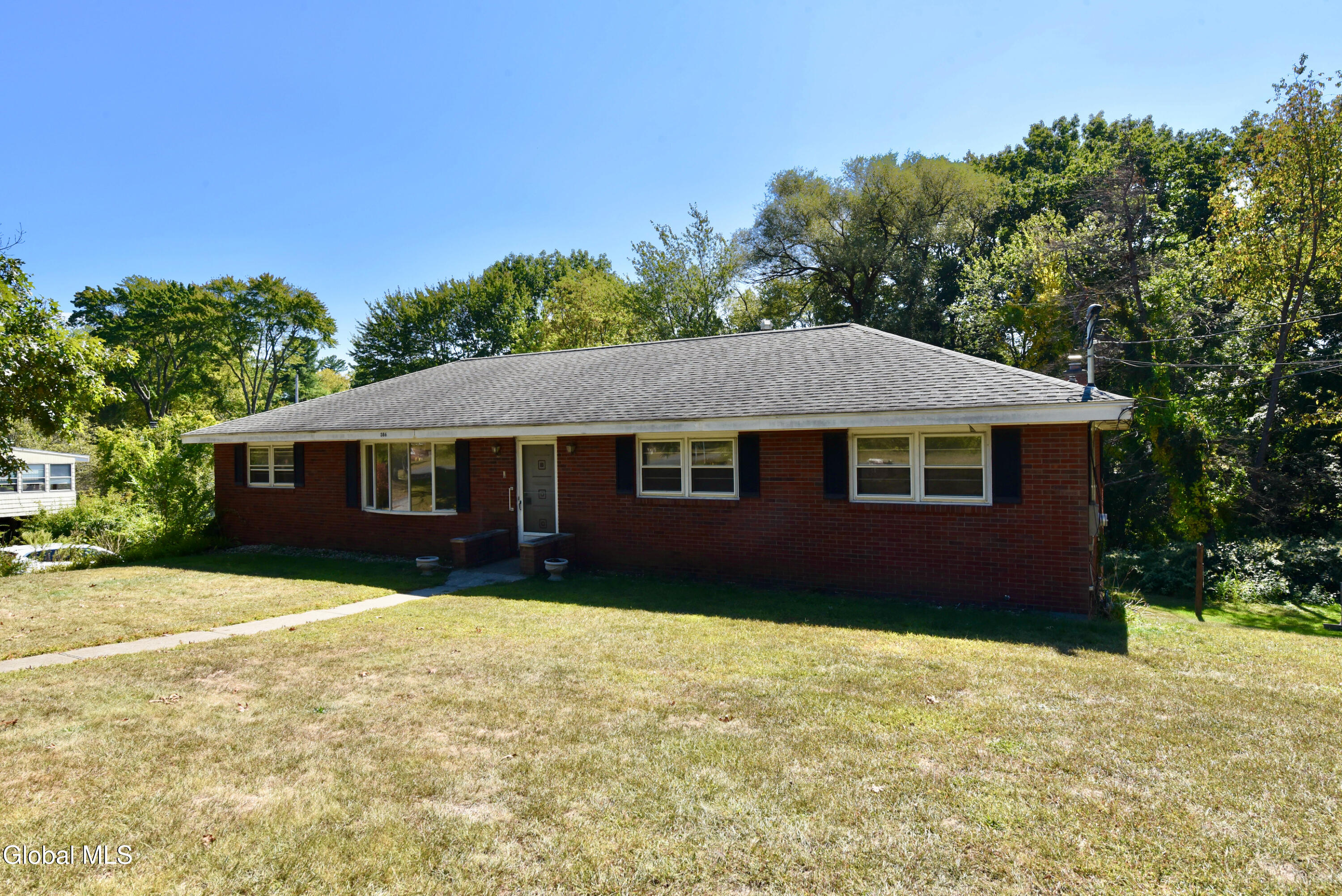 386 Church Road Albany, NY 12203 - Photo 3 of 63 2